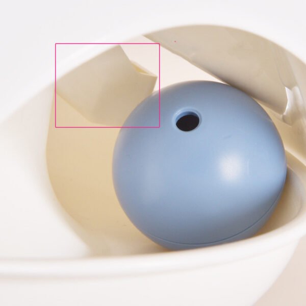 Pet cat leaking food toy - Image 4
