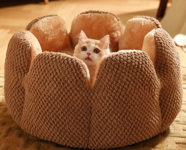 Soft And Warm Cactus Petal Pet Nest - Image 9